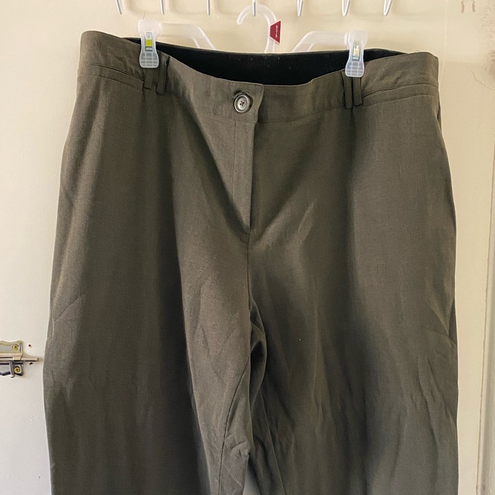 Avenue dress pants, size 20 grey color